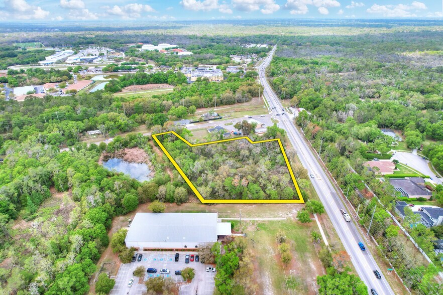 5708 Lithia Pinecrest Rd, Lithia, FL à vendre - Photo du bâtiment - Image 3 de 7