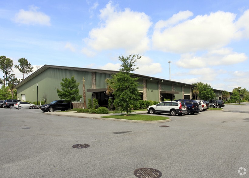 547 Long Point Rd, Mount Pleasant, SC for lease - Building Photo - Image 3 of 66