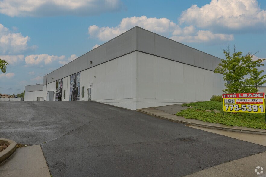 541 Parsons Dr, Medford, OR for lease - Primary Photo - Image 1 of 5