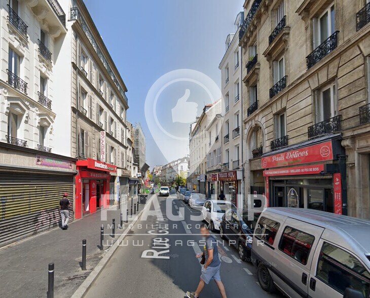 Retail in Saint-Denis for lease - Building Photo - Image 1 of 3
