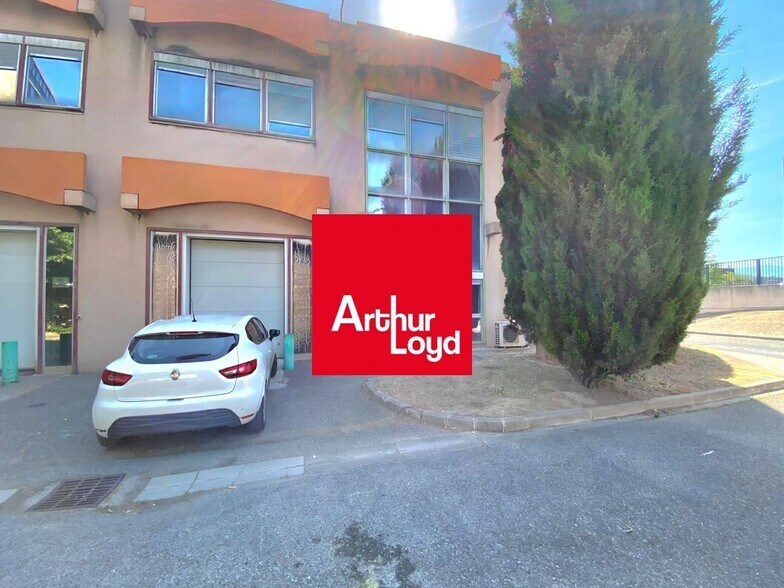 16 Boulevard Des Acieries, Marseille à louer - Photo du bâtiment - Image 2 de 8