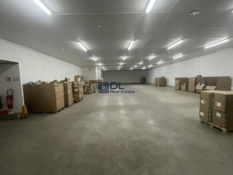 Office in Meaux for lease - Interior Photo - Image 2 of 8