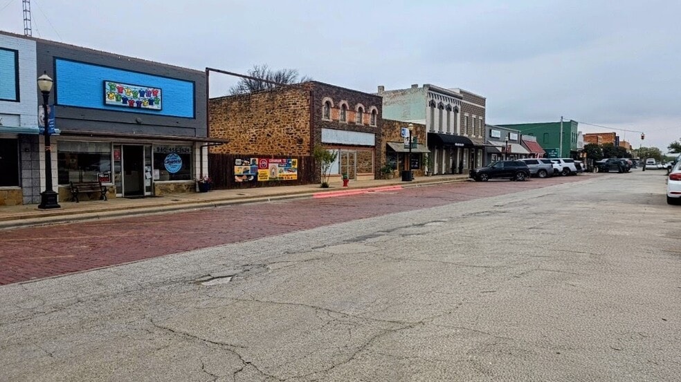 620 Oak St, Graham, TX for sale - Building Photo - Image 2 of 20