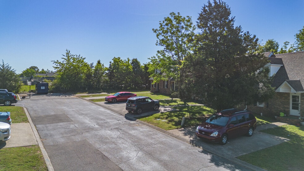 279B Harrier ct, Clarksville, TN for sale - Building Photo - Image 3 of 50