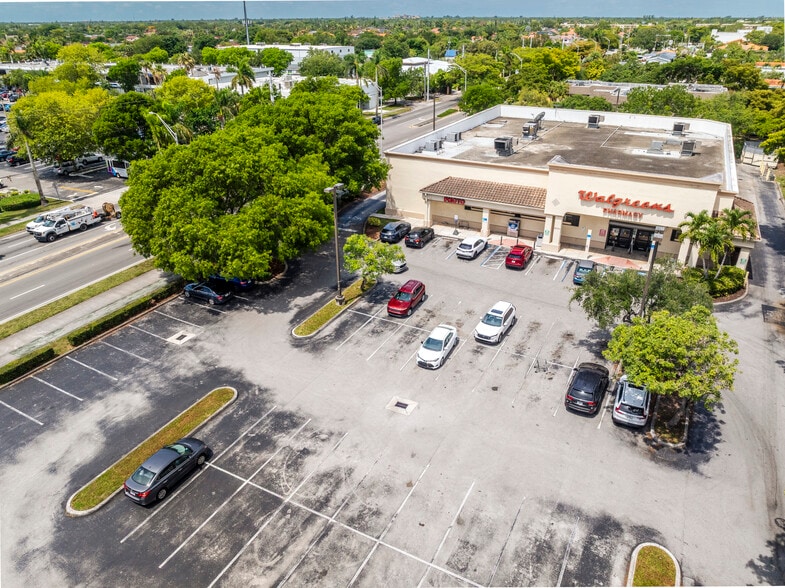 9701 SW 24th St, Miami, FL for lease - Building Photo - Image 3 of 6