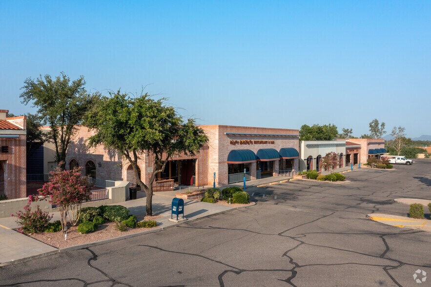 8800-9165 E Tanque Verde Rd, Tucson, AZ à louer - Photo du bâtiment - Image 1 de 12