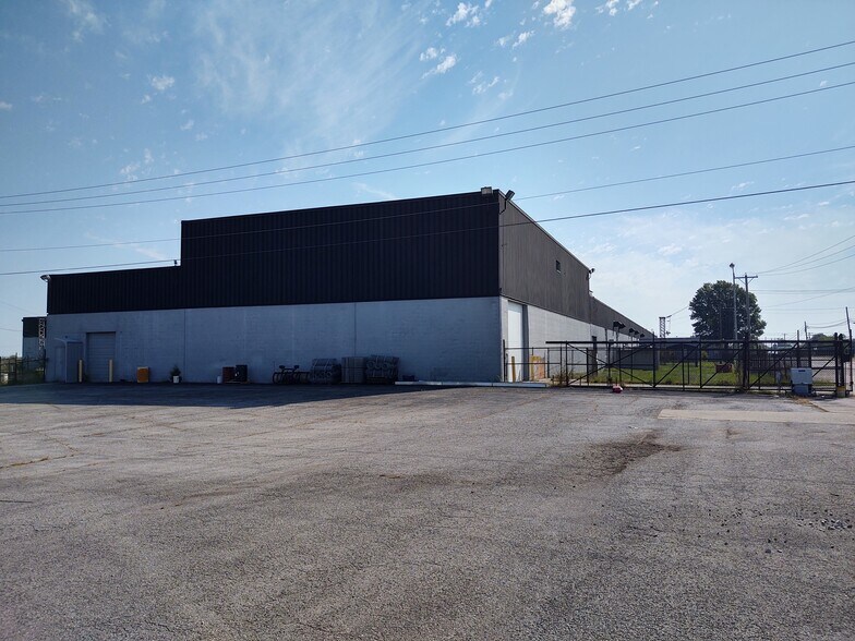 1070 KY Highway 356, Cynthiana, KY à vendre - Photo du bâtiment - Image 1 de 8