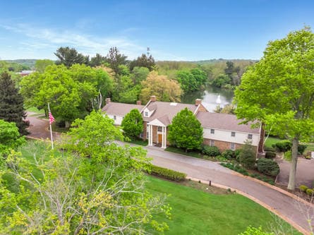 952 Holmdel Rd, Holmdel, NJ à louer - Photo principale - Image 1 de 18