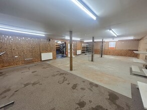 Camling, Thornhill à louer Photo intérieure- Image 2 de 5