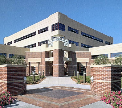 6000 University Ave, West Des Moines, IA à louer Photo principale- Image 1 de 10