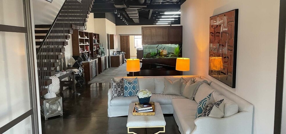 1330 Turtle Creek Blvd, Dallas, TX for lease - Building Photo - Image 3 of 13