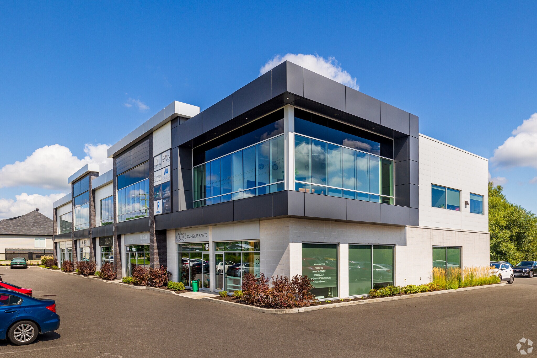 17390 Rue Victor, Mirabel, QC for sale Primary Photo- Image 1 of 1