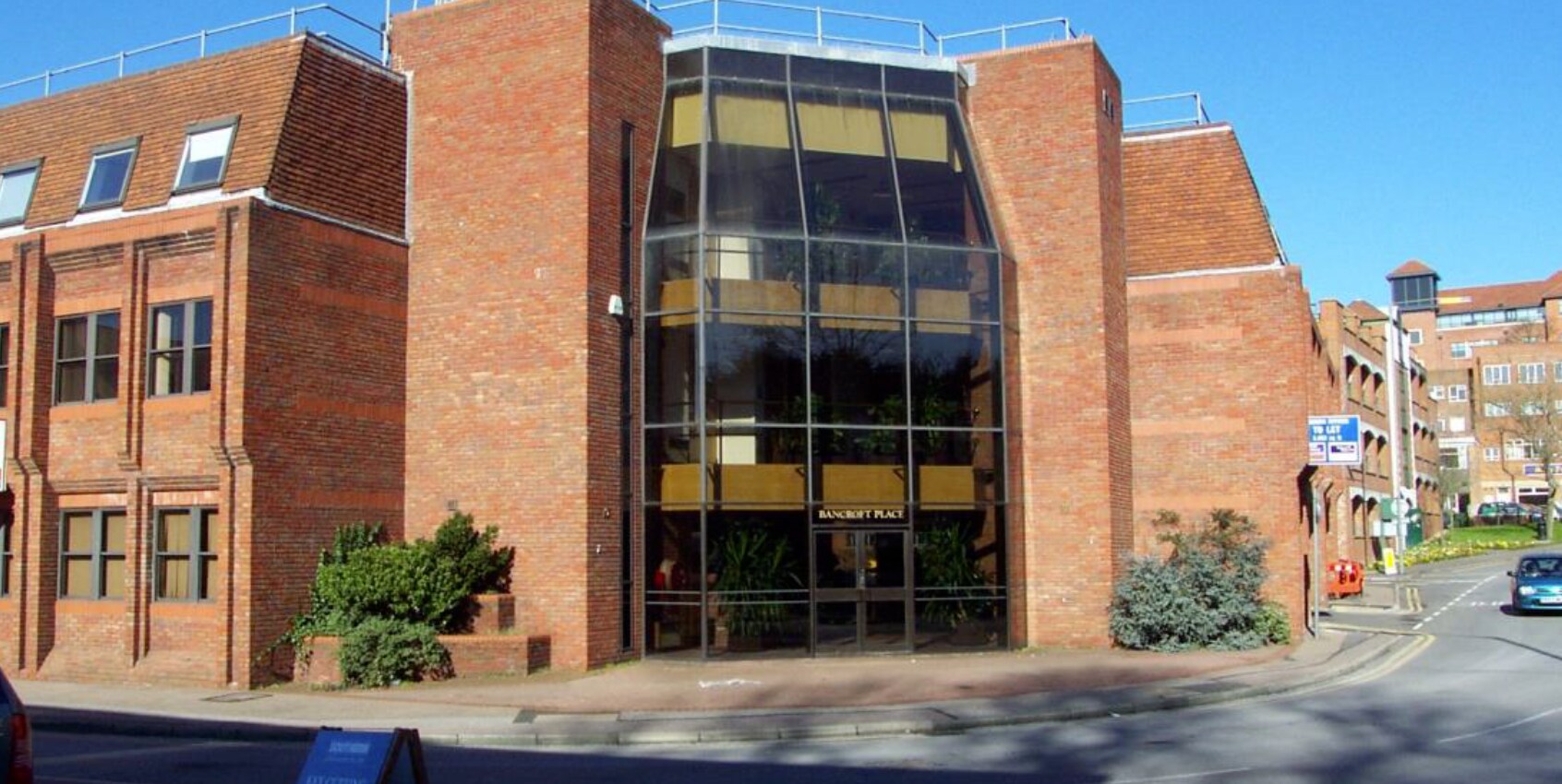 Bancroft Rd, Reigate à louer Photo du bâtiment- Image 1 de 4