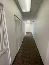 2 Shaws Cv, New London, CT for sale Interior Photo- Image 2 of 19