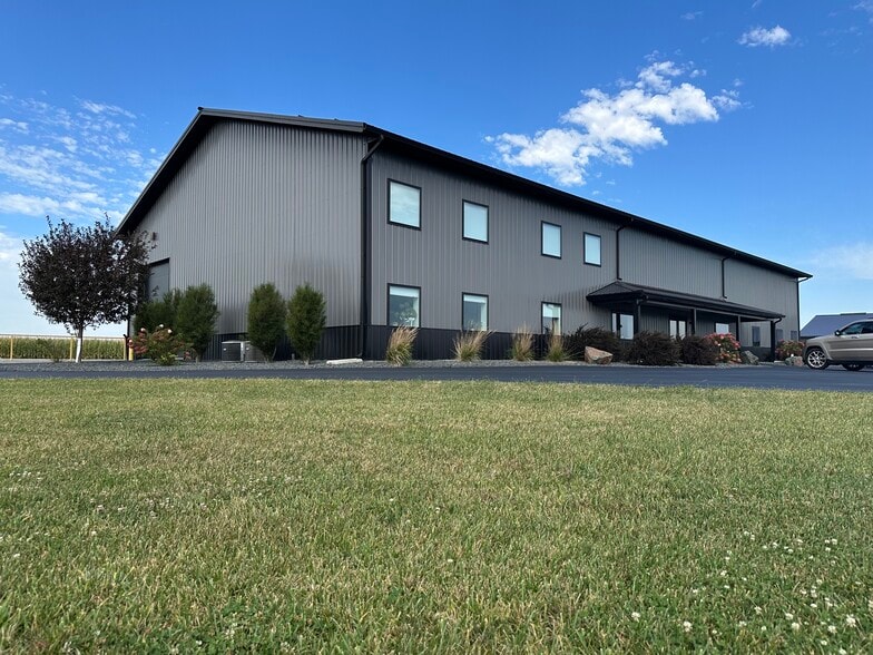 503 Prosperity Way, North Sioux City, SD for sale - Primary Photo - Image 1 of 1