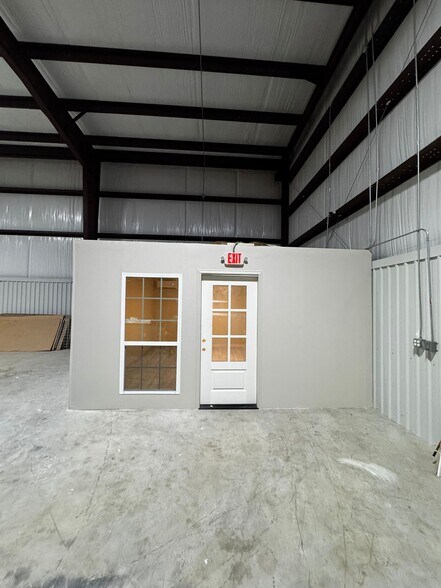 21645 Crestbrook Cove dr, Katy, TX à louer - Photo du bâtiment - Image 3 de 6