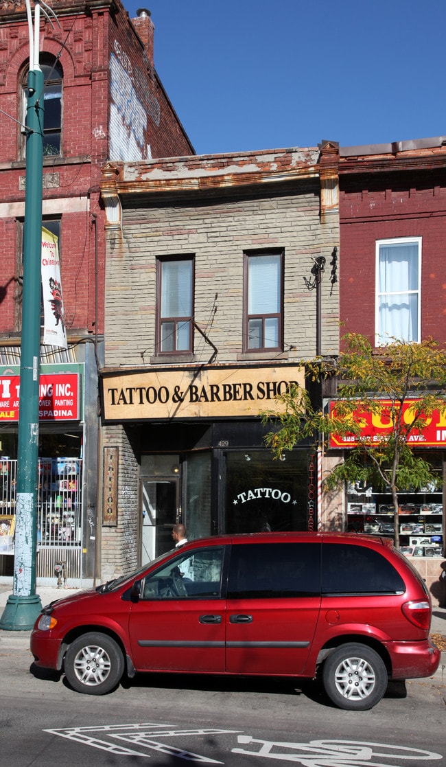 Plus de détails pour 429 Spadina Ave, Toronto, ON - Commerce de détail à louer