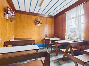 1 Gidlow Ln, Wigan for lease Interior Photo- Image 2 of 2
