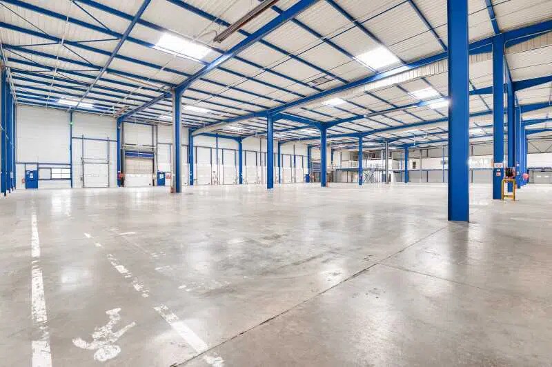 Flex in Miribel for lease - Interior Photo - Image 3 of 10