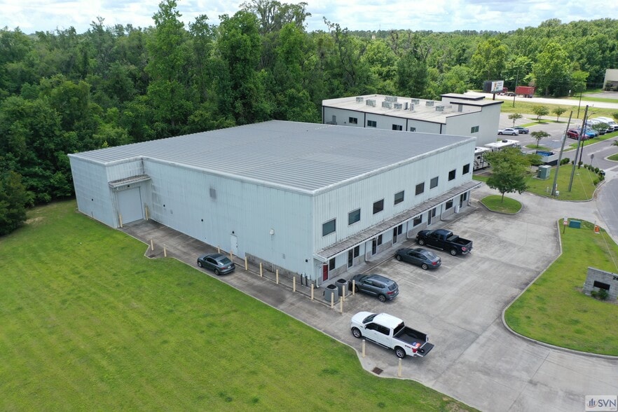 28 W Chatham Ct, Garden City, GA for lease - Building Photo - Image 2 of 15