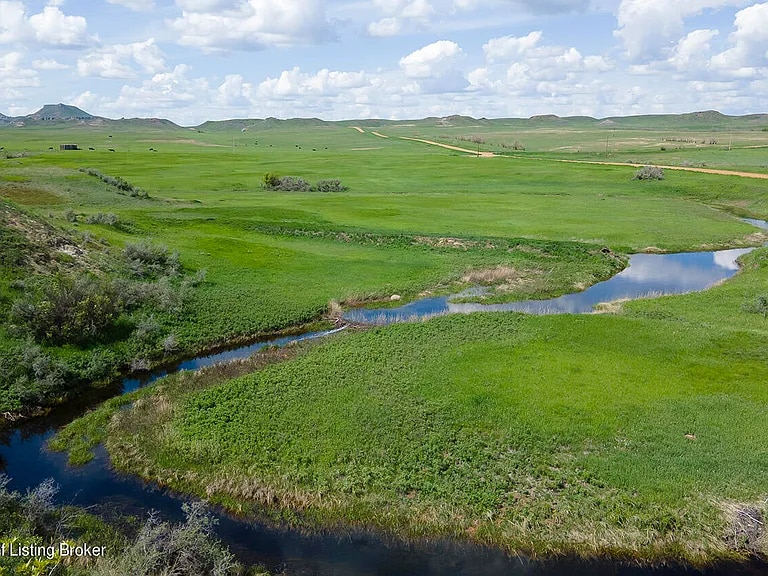 County Rd 11 & Garner Creek rd, Sentinel Butte, ND for sale - Primary Photo - Image 1 of 5