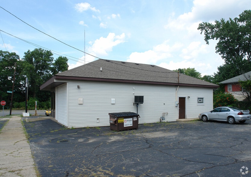 1602 E Lincolnway, South Bend, IN for lease - Building Photo - Image 2 of 2