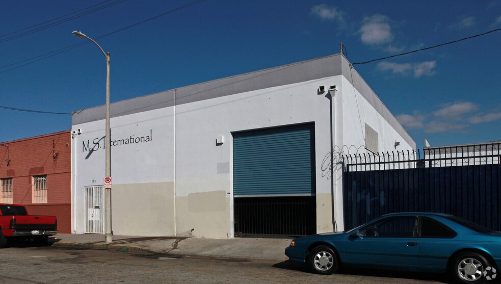 163 W 32nd St, Los Angeles, CA à vendre - Photo du bâtiment - Image 2 de 7
