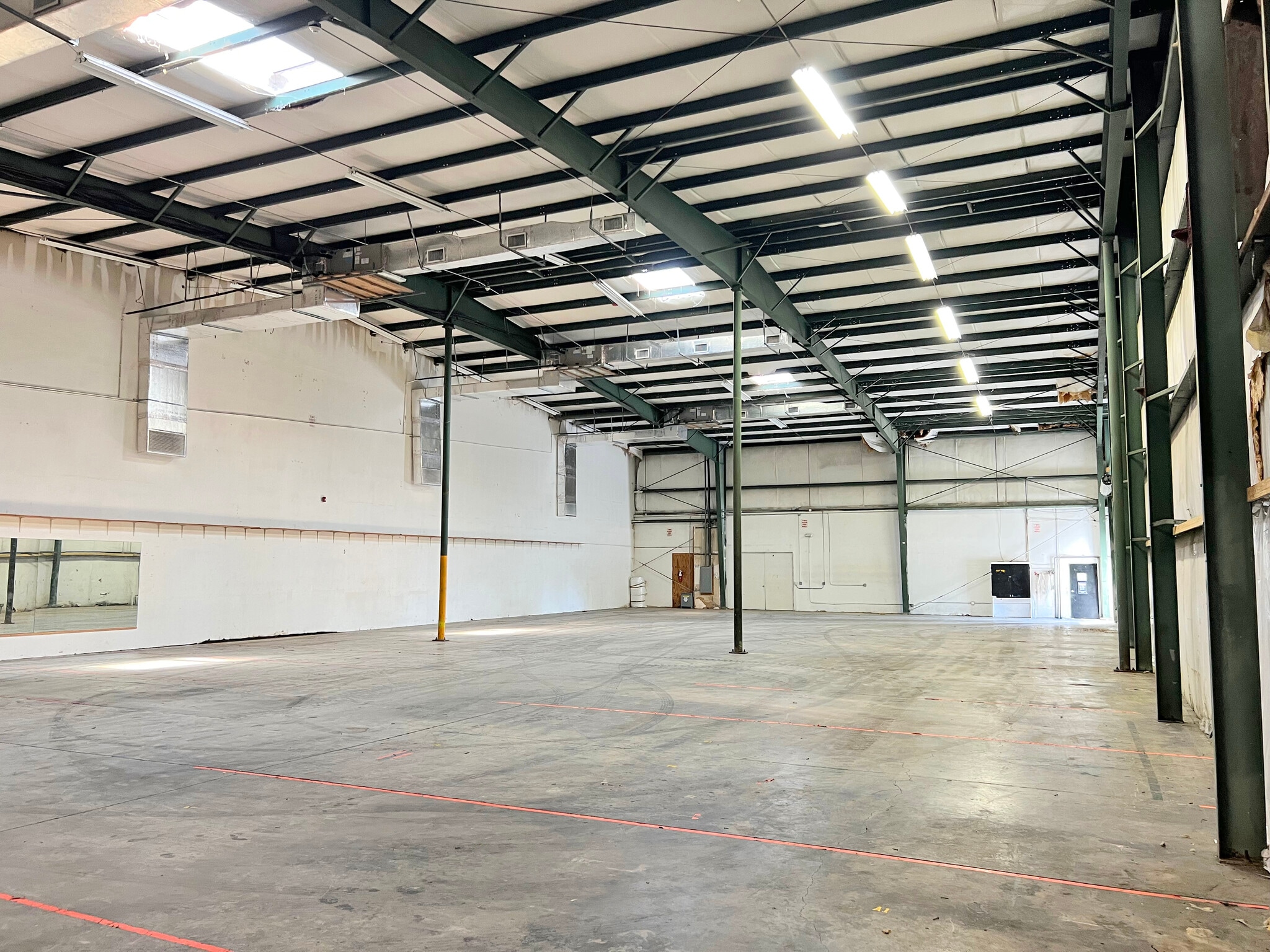 1401 Rail Head Blvd, Naples, FL for lease Interior Photo- Image 1 of 2