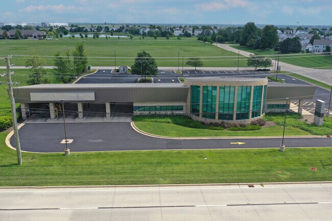 Plus de détails pour 16051 Weber Rd, Crest Hill, IL - Commerce de détail à louer