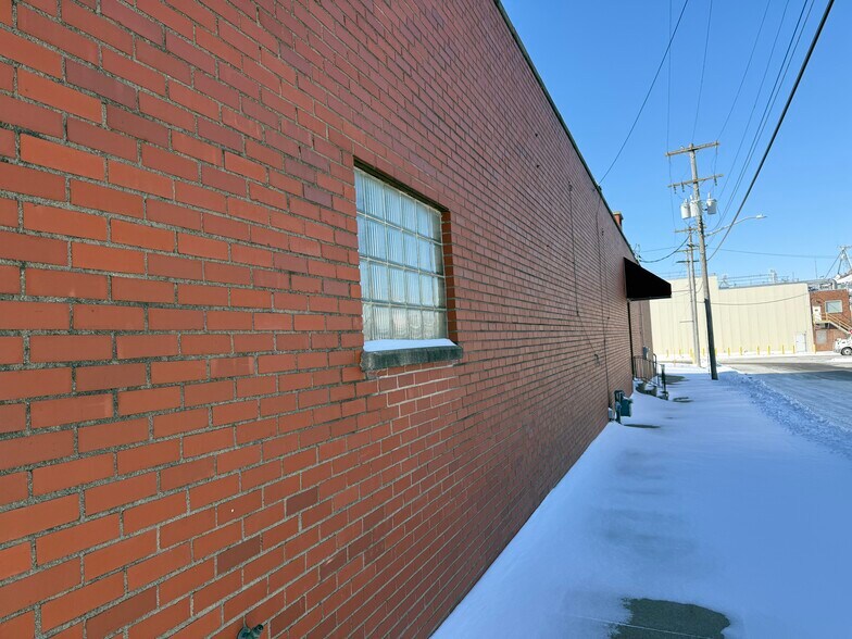 121 N Lafayette Ave, Marshall, MO à vendre - Photo du bâtiment - Image 3 de 30