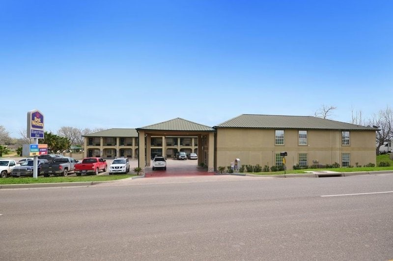 207 US Highway 77 S, Hallettsville, TX for sale Primary Photo- Image 1 of 45