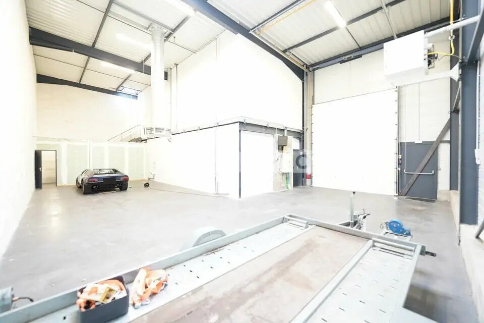 Industriel dans Saint-Fons à louer Photo du bâtiment- Image 1 de 14