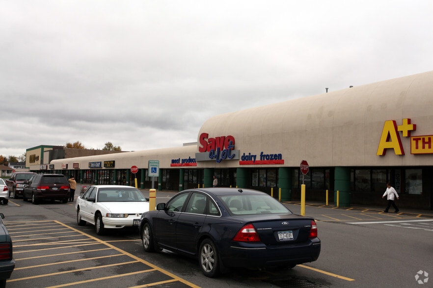 1212-1270 Abbott Rd, Lackawanna, NY à louer - Photo du bâtiment - Image 2 de 7