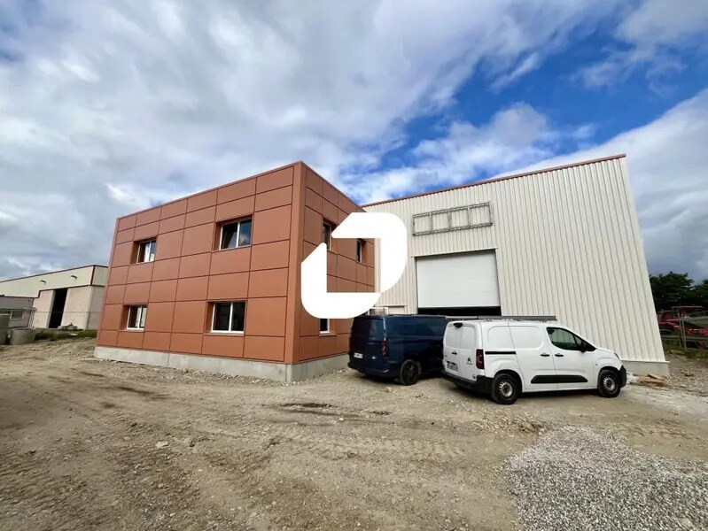 Flex in Chassieu for lease Building Photo- Image 1 of 6