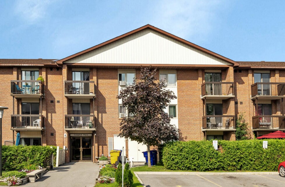 4 Robert St, Arnprior, ON à vendre Photo principale- Image 1 de 42