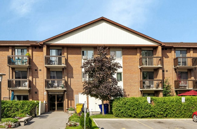 More details for 4 Robert St, Arnprior, ON - Multifamily for Sale