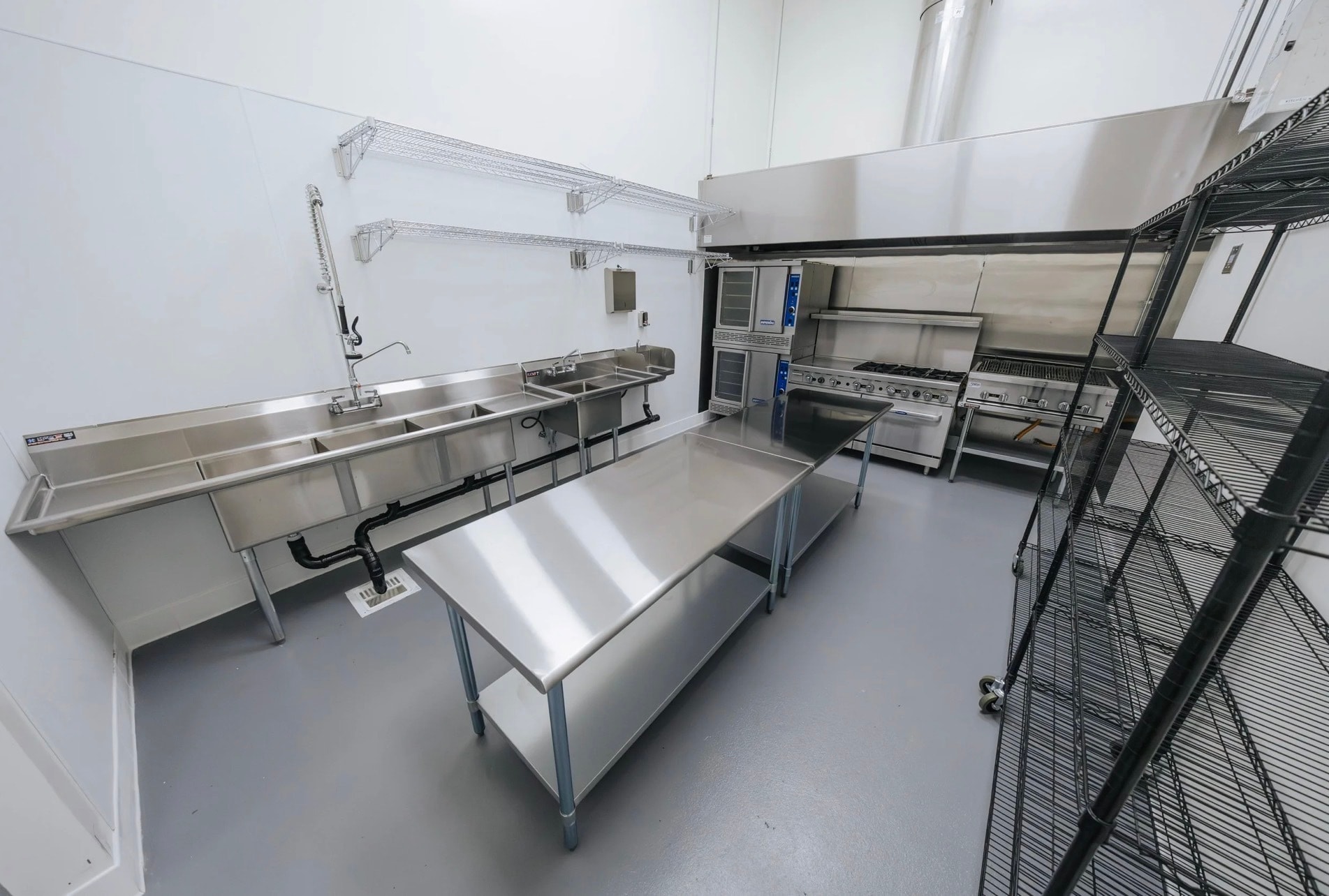 17290 Newhope St, Fountain Valley, CA à louer Photo principale- Image 1 de 14