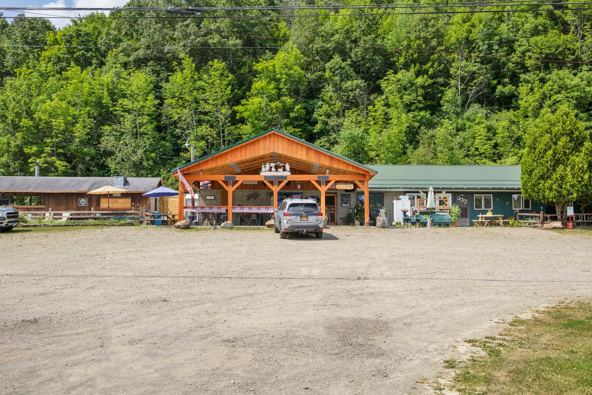 741 W Perimeter Rd, Frewsburg, NY for sale Primary Photo- Image 1 of 33