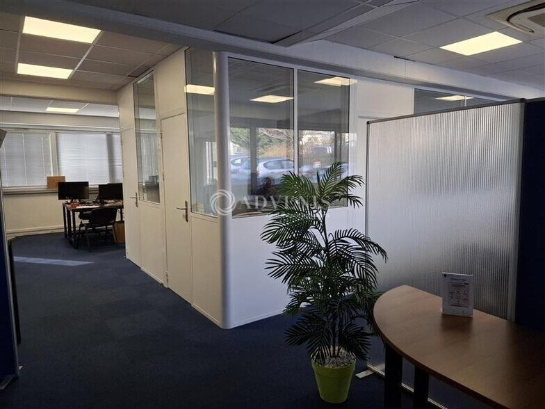 Office in Vandoeuvre-les-Nancy for lease - Building Photo - Image 2 of 12
