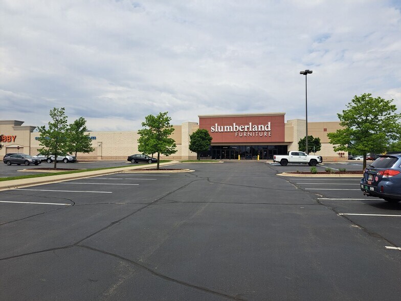 3023 Milton Ave, Janesville, WI à louer - Photo du bâtiment - Image 2 de 8