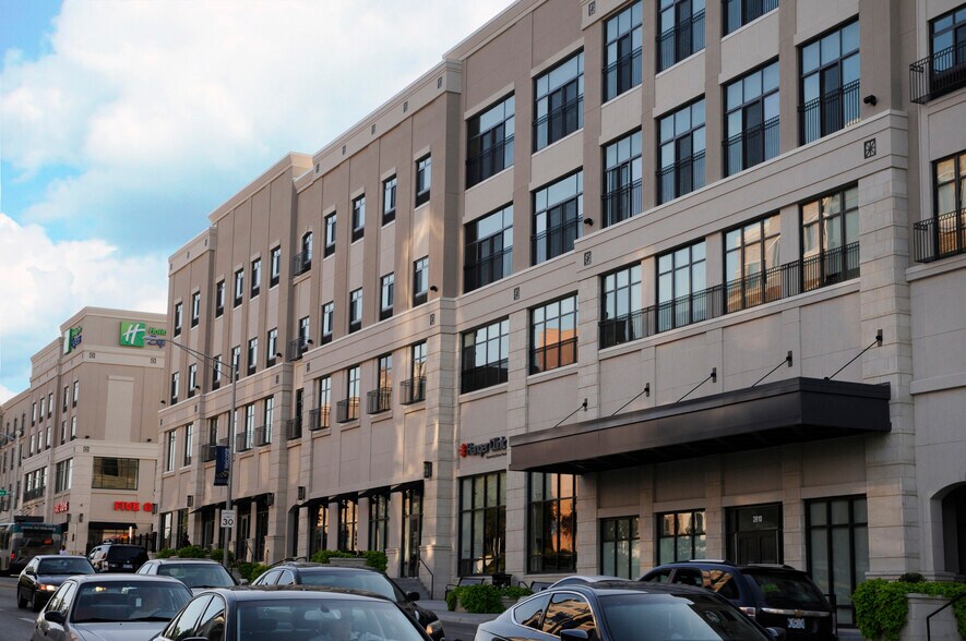 3900-3928 Rainbow Blvd, Kansas City, KS à louer - Photo du bâtiment - Image 3 de 7