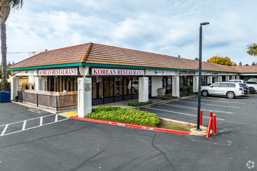 9527-9529 Folsom Blvd, Sacramento, CA for lease - Primary Photo - Image 2 of 6