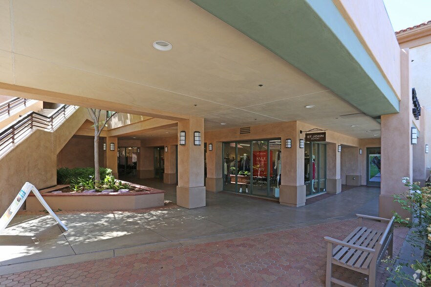 5617 Paseo Del Norte, Carlsbad, CA for sale - Building Photo - Image 3 of 8