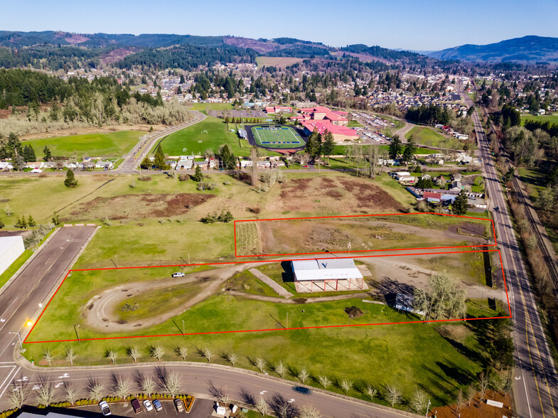 2045 Highway 99, Cottage Grove, OR for sale - Primary Photo - Image 1 of 6