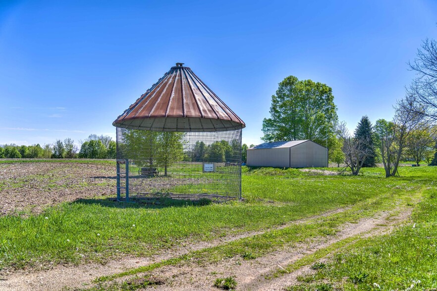 2951 N Meridian Rd, Hudson, MI à vendre - Photo du bâtiment - Image 2 de 15