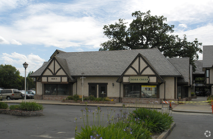 8421 Auburn Blvd, Citrus Heights, CA for sale - Primary Photo - Image 1 of 2