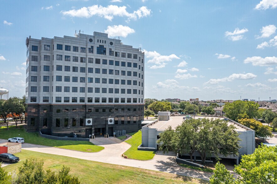 2505 N State Highway 360, Grand Prairie, TX à vendre - Photo du bâtiment - Image 3 de 27
