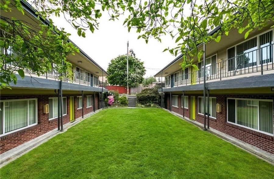 4022-4028 California Ave, Seattle, WA for sale - Building Photo - Image 1 of 35