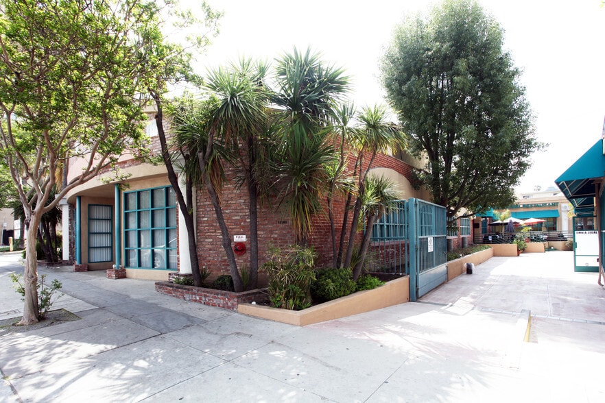 116-122 W Stocker St, Glendale, CA for lease - Building Photo - Image 2 of 6