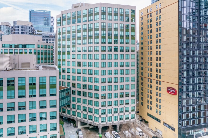 320 Front St W, Toronto, ON for lease - Building Photo - Image 2 of 9